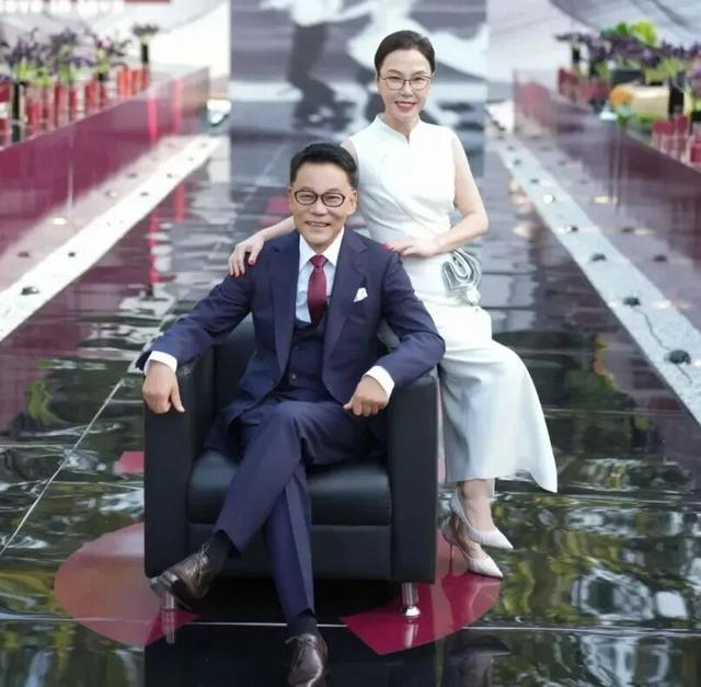 华体会体育官方网-当当创始人李国庆喊话华与华、罗永浩帮西贝一把：将自掏腰包和贾国龙开新公司，这事不用跟老婆商量