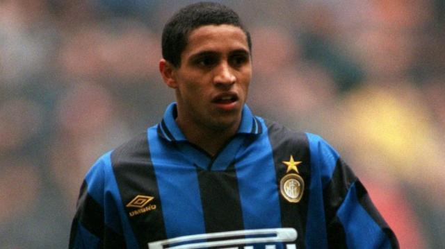 1690522209305035304.jpg Roberto-Carlos-03-e1590327606375.jpg
