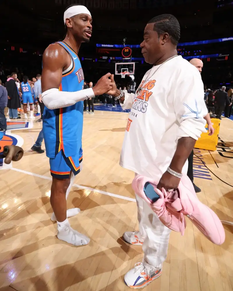 华体会体育官方网-亚历山大今日赛后将亲穿球鞋赠予喜剧演员崔西-摩根