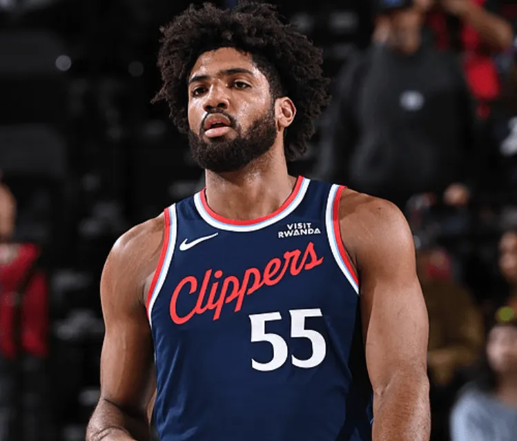 快船官方：诺查德-奥米尔拿到了尼加拉瓜球员在NBA的第一分